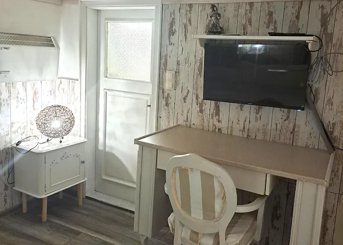 Magicland 招待所 4*